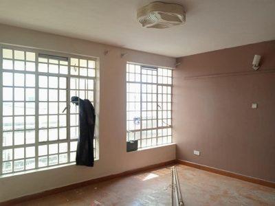 Modern 2 bedroom unit available in freehold