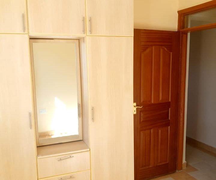 Lovely 2 Bedroom Apartment… Waiting for You to Make it Home!