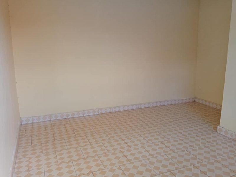 3 bedroom own compound unit available to let in Olive inn