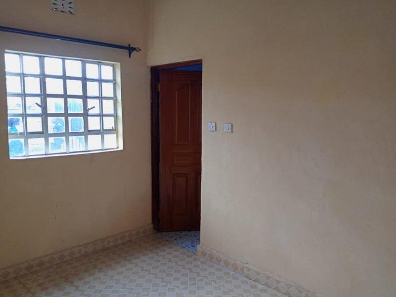 3 bedroom own compound unit available to let in Olive inn