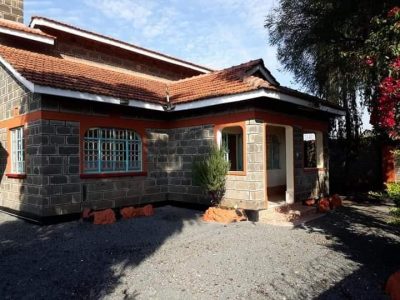 3bdrm own compound for rent at blankets Nakuru